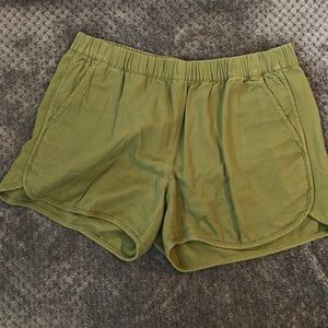 Madewell shorts, size XS, olive green